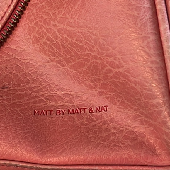 80’s retro Pink Vinyl Bag Matt by Matt and Nat - Picture 3 of 9